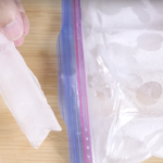 どんな細い口の水筒にも入れられる氷の作り方…凄く便利だと話題に…